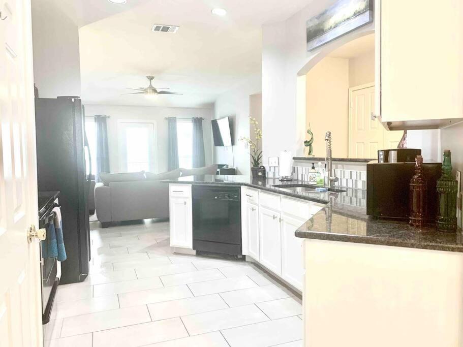 Modern Updates - Great Location - King Bed- Bmt Σαν Αντόνιο Εξωτερικό φωτογραφία