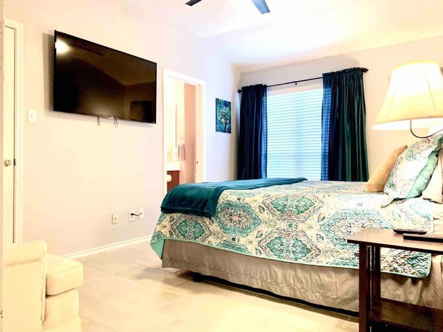 Modern Updates - Great Location - King Bed- Bmt Σαν Αντόνιο Εξωτερικό φωτογραφία
